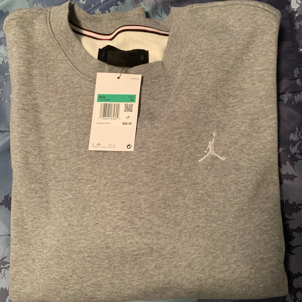 NIKE JORDAN MENS CREW SWEATSHIRT. BRAND NEW WITH TAGS.GRAY LONG SLEEVE SIZE XL